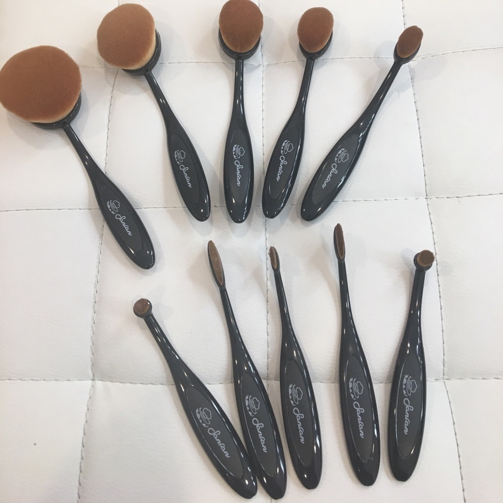 10-Piece Soft Oval Makeup Brush Set